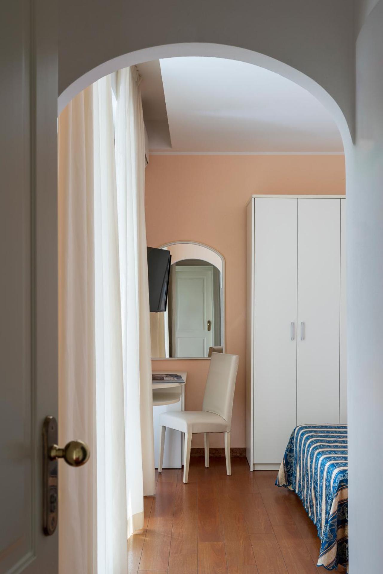 Hotel Plaza Milano Marittima Exterior photo
